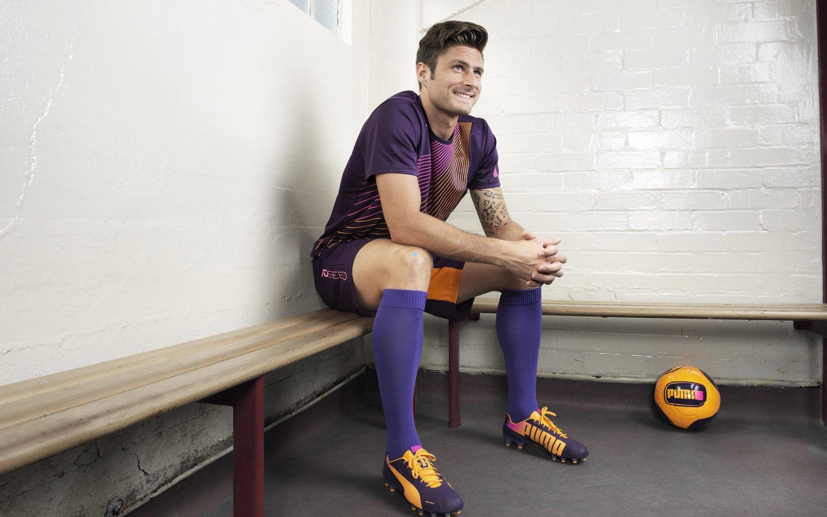 姆巴佩伤情牵动足坛 阿韦洛亚首训迎变数 平图斯回归注入新活力