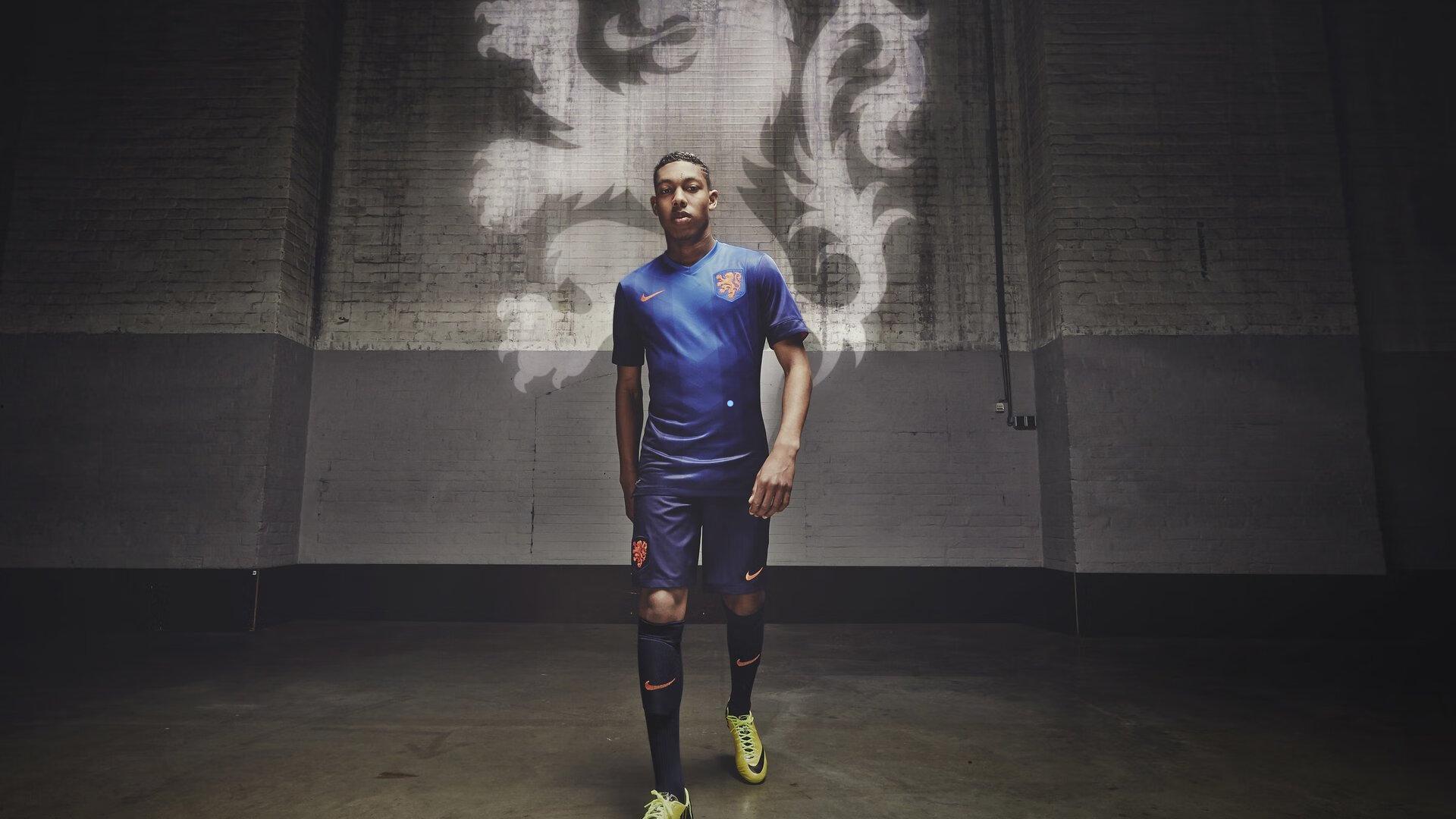 【ayx】欧冠巅峰对决，麦克托米奈81分钟绝平梅开二度，那不勒斯少帅染红助球队逼平领头羊国米