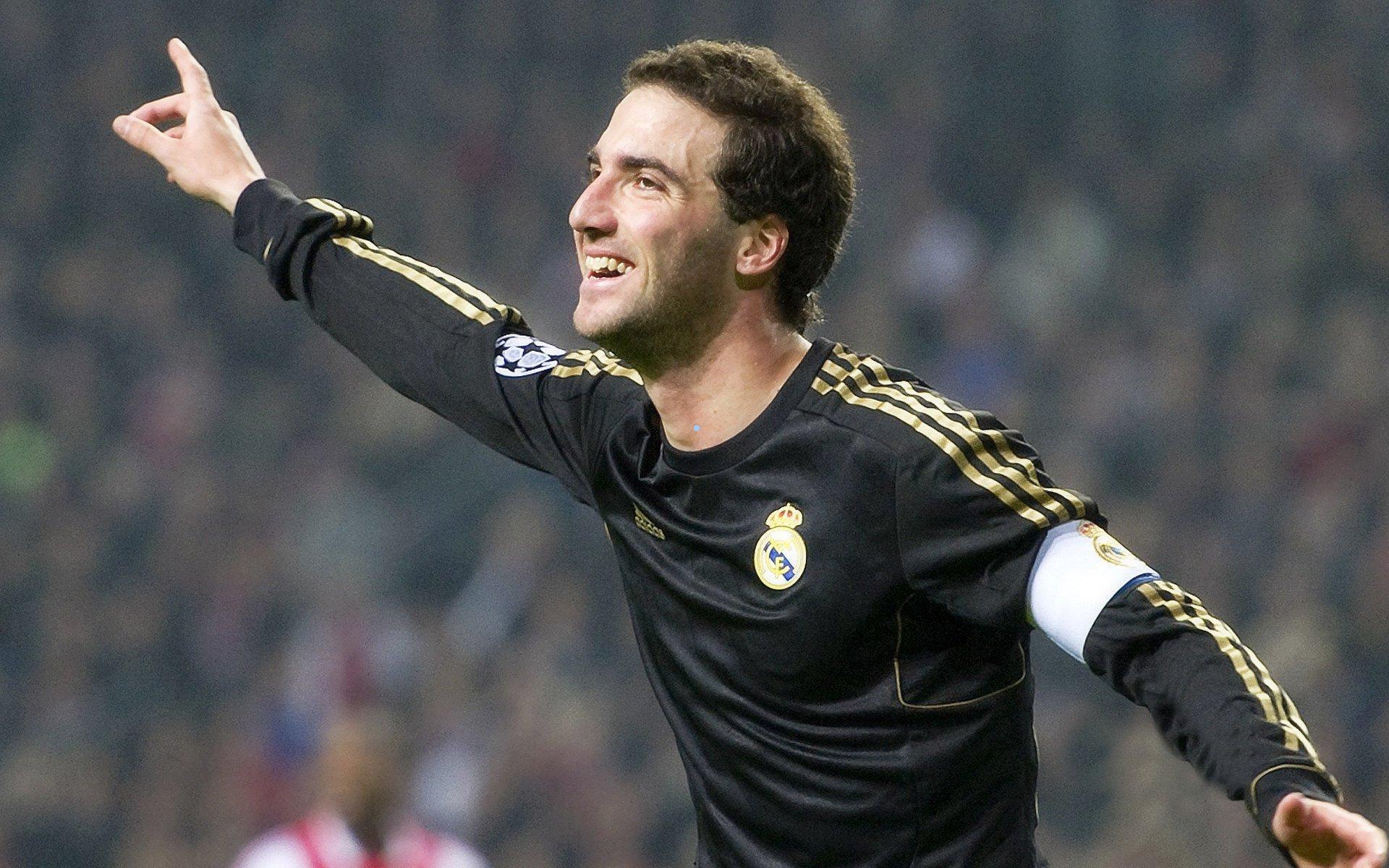 爱游戏|红狼残阵，以巧破力，罗马vs都灵杯赛前瞻—定位球博弈与防线悬念